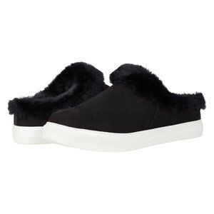 NWT Esprit Slip On Sneakers
